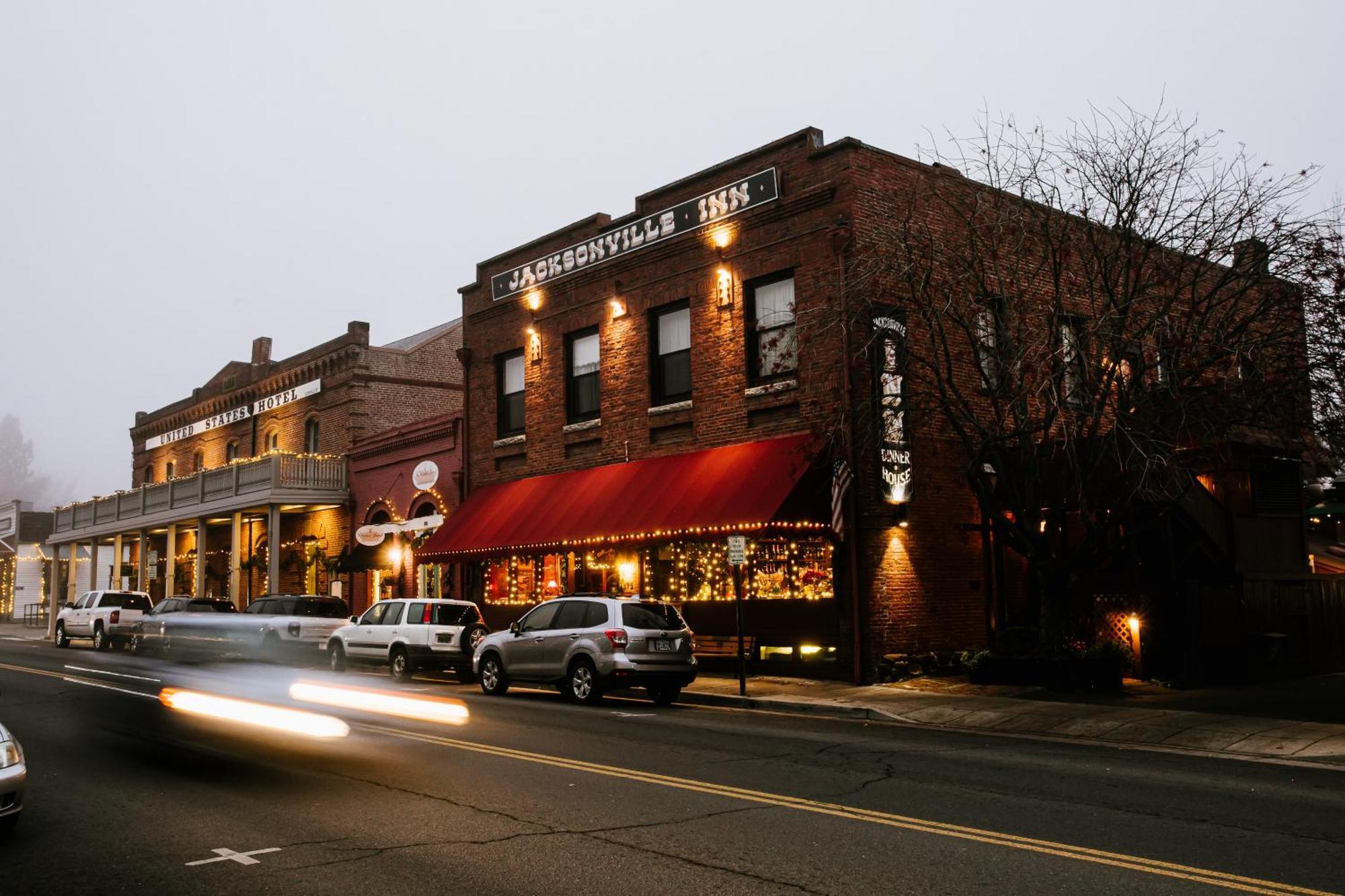 Historic Jacksonville Inn ภายนอก รูปภาพ