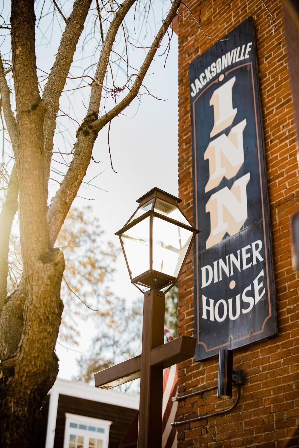 Historic Jacksonville Inn ภายนอก รูปภาพ